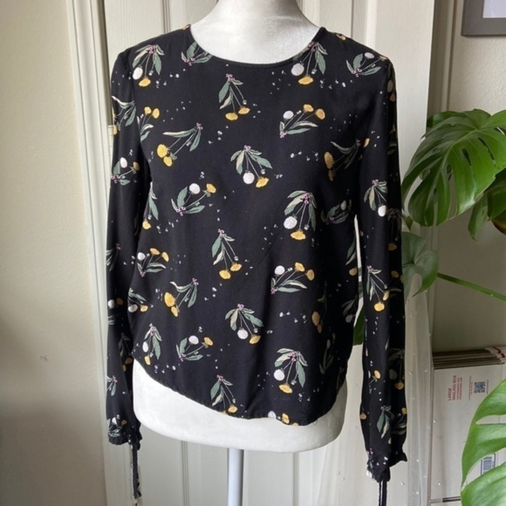 H&M Divided Floral Blouse